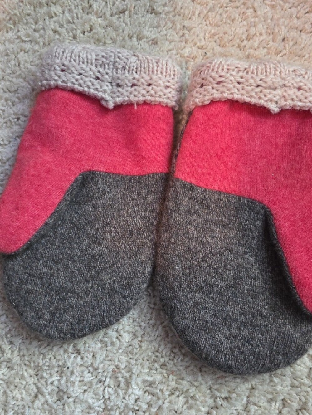 Sweater Mittens - Picture 6 of 9